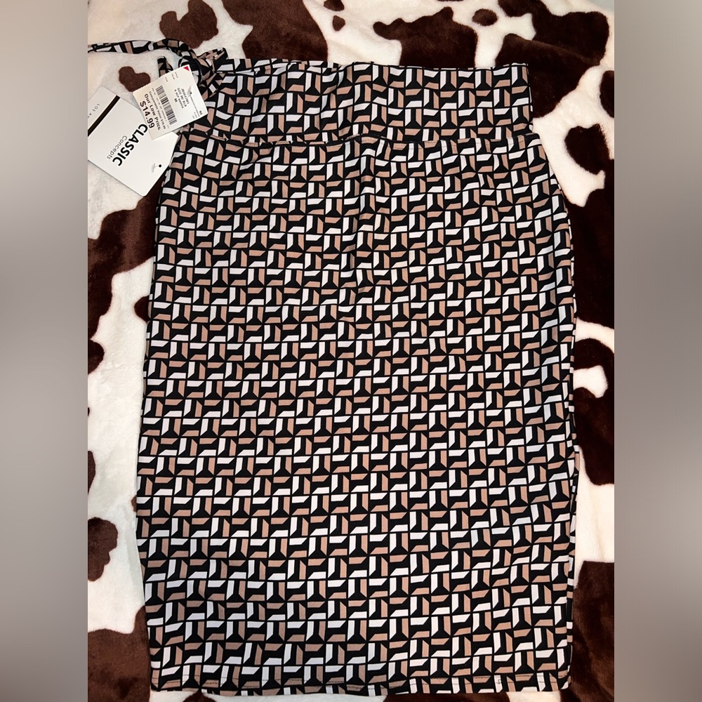 Geometrical Pencil Skirt